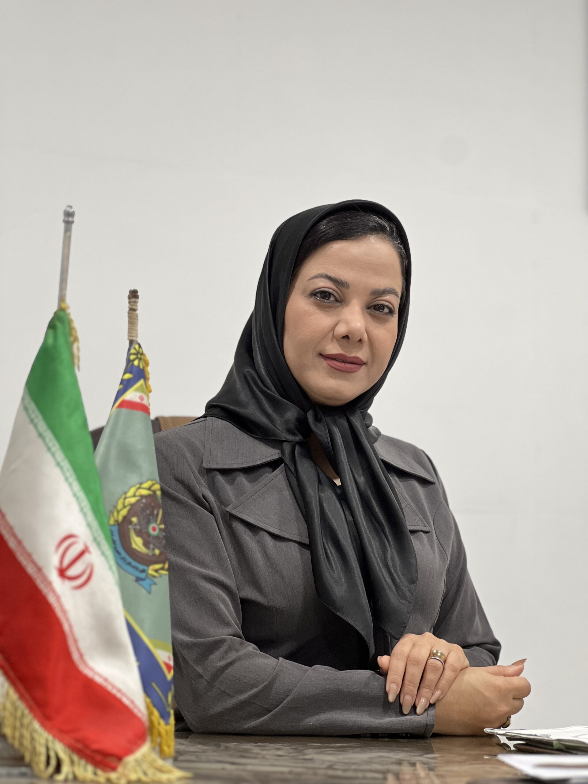 کارمند ب سرکار خانم سپاسدار